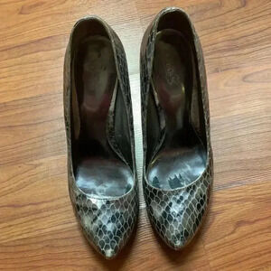 Carlos Santana Grey Pumps, size 9